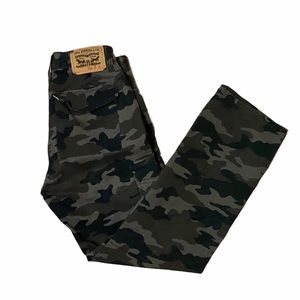 Levi camo cargo pants